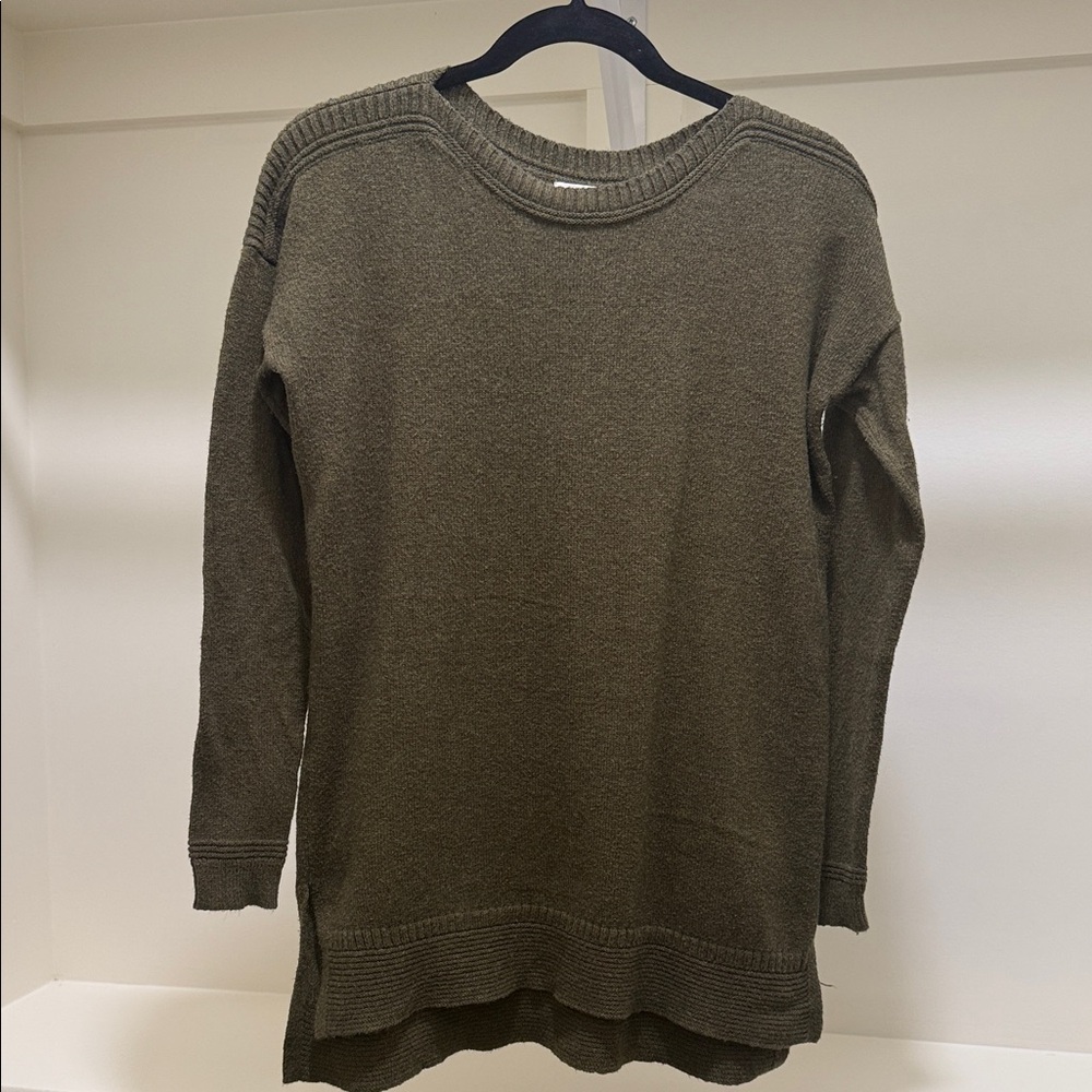 Old Navy Olive Green Women's Crew Neck Sweater